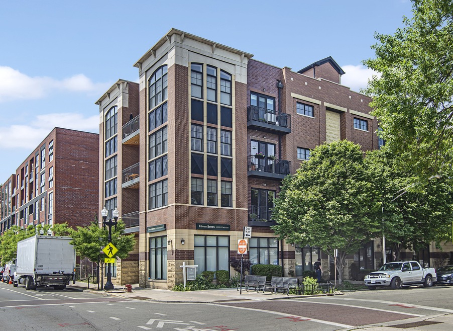 4804 N Hamilton Ave unit 3S, Chicago, IL 60625 - photo 1