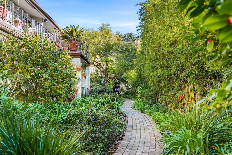 1720 Chapala St unit 5, Santa Barbara, CA 93101 - photo 1