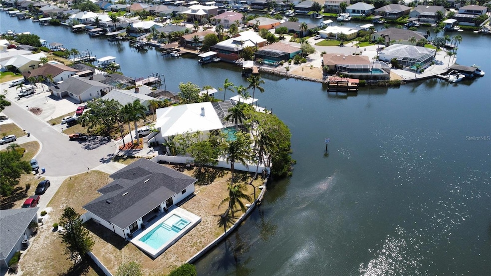 926 Eagle Ln, Apollo Beach, FL 33572 - photo 1