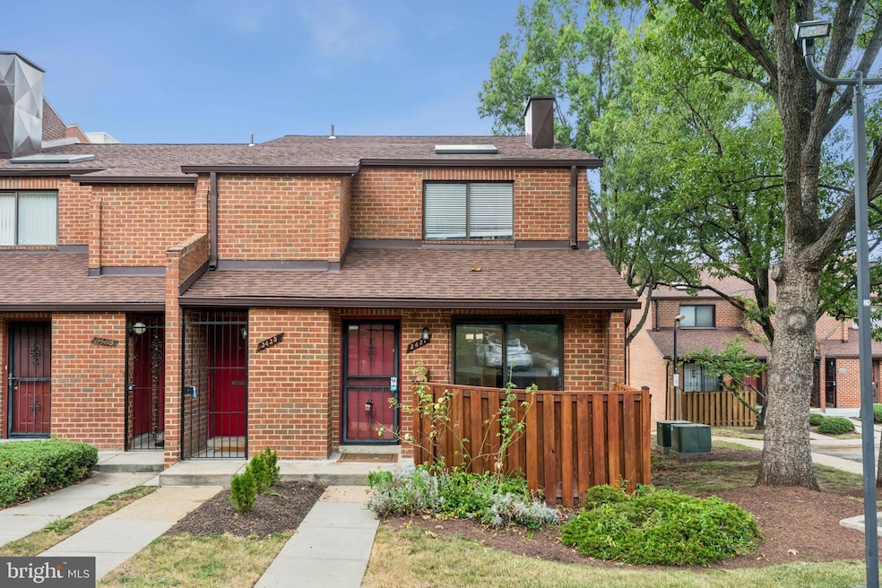 3437 Summit Ct NE unit 3437, Washington, DC 20018 - photo 1