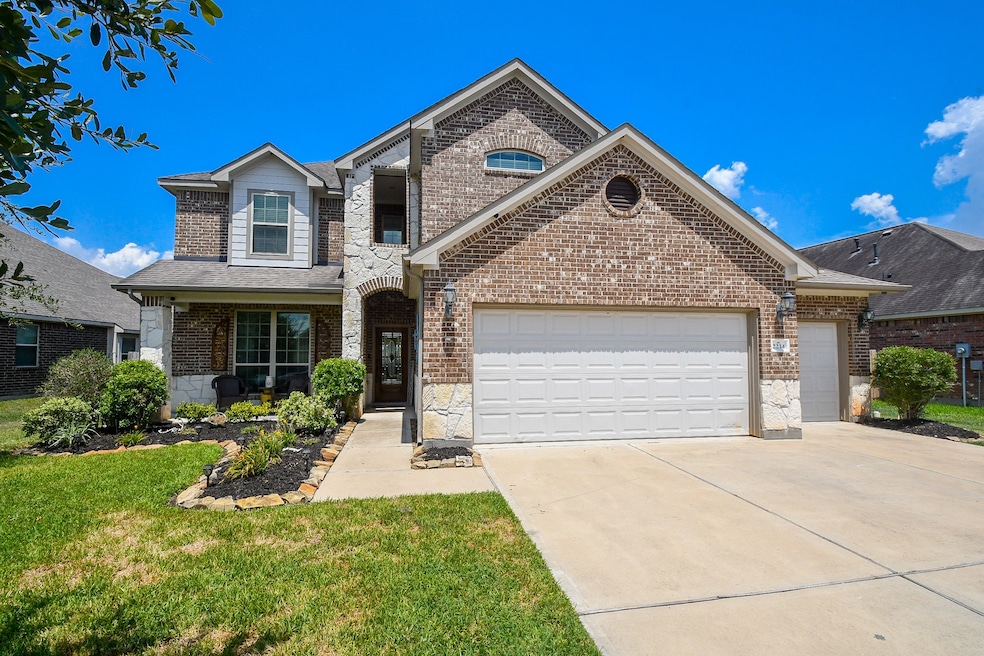 2214 Dama Dr, Rosenberg, TX 77471 - photo 1