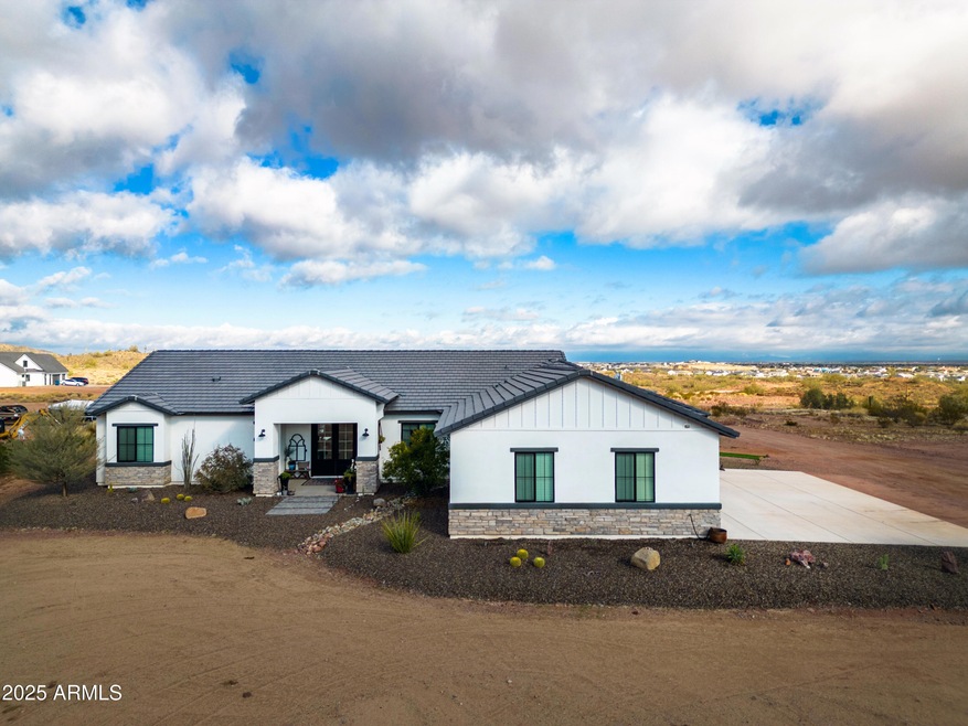 05-Aerial front of home