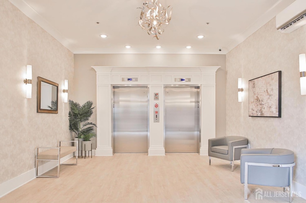 175 Quincy Ct unit B406, Perth Amboy, NJ 08861 - photo 1