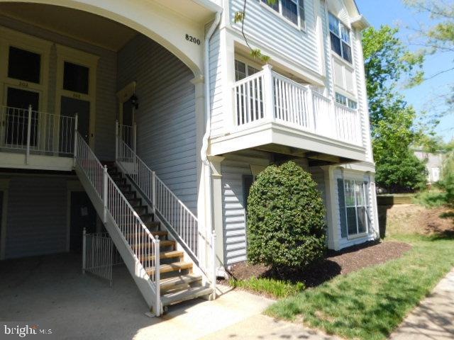 8200 Crossbrook Ct, Lorton, VA 22079 - photo 1