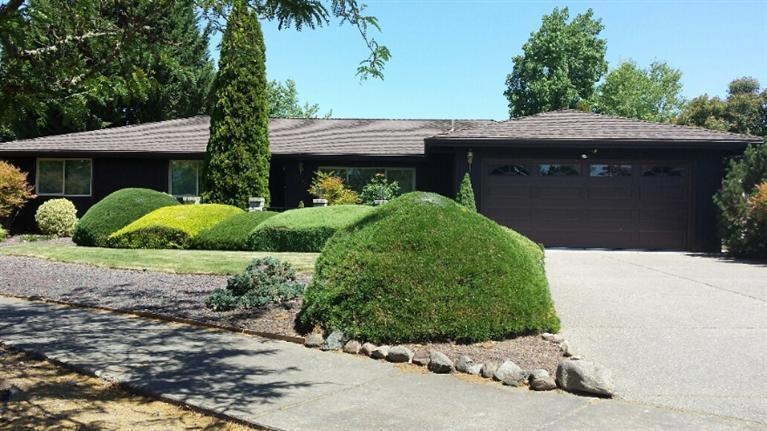 2427 Amaryllis St, Medford, OR 97504 - photo 1