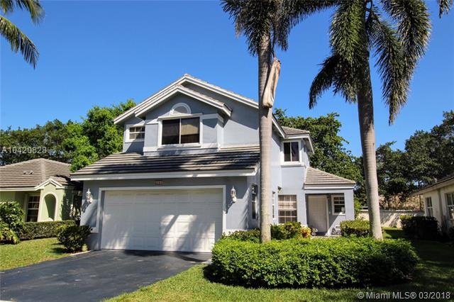 Well kept two-story 3 bedroom 2.5 bathroom home in