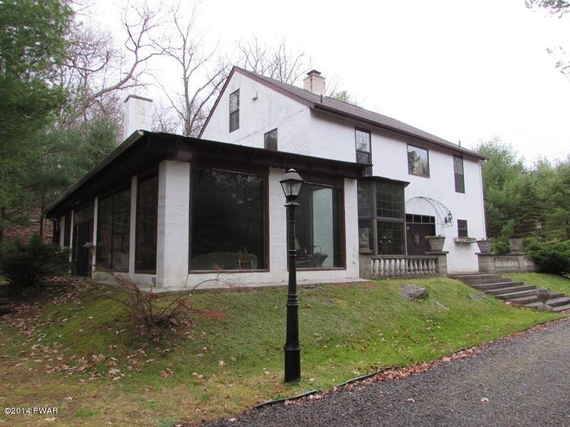 214 Surrey Dr, Hawley, PA 18428 - photo 1