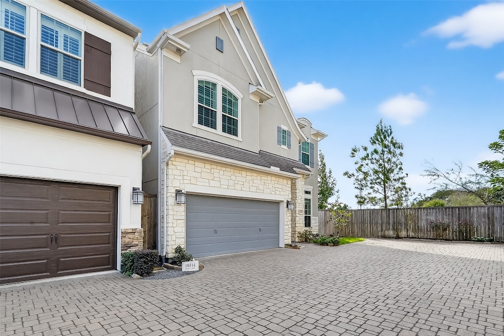 10514 Hess Ln, Houston, TX 77096 - photo 1
