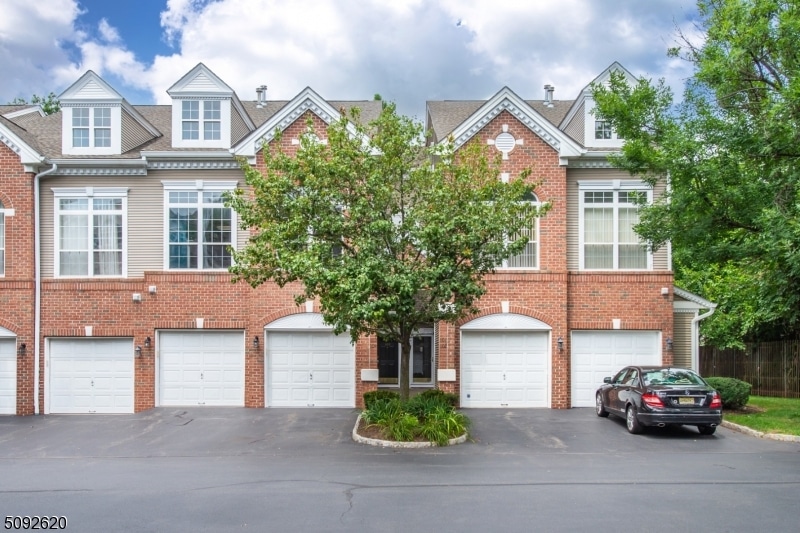 104 Swanstrom Place E unit 1001H2, Union, NJ 07083 - photo 1