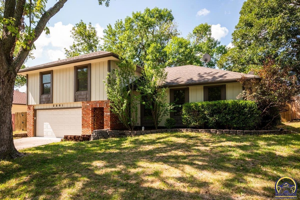 2801 SW Ashworth Place, Topeka, KS 66614 - photo 1