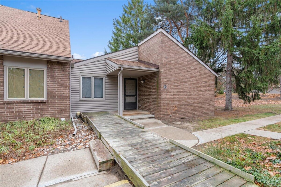 1005 Grenoble Dr unit H, Lansing, MI 48917 - photo 1