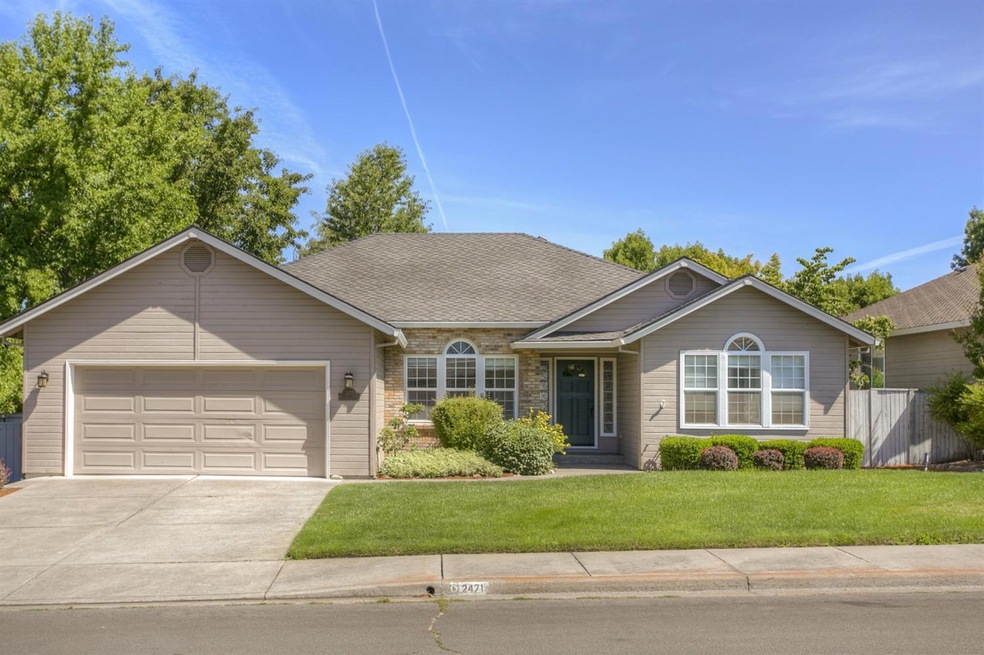 2471 Meadow Creek Dr, Medford, OR 97504 - photo 1