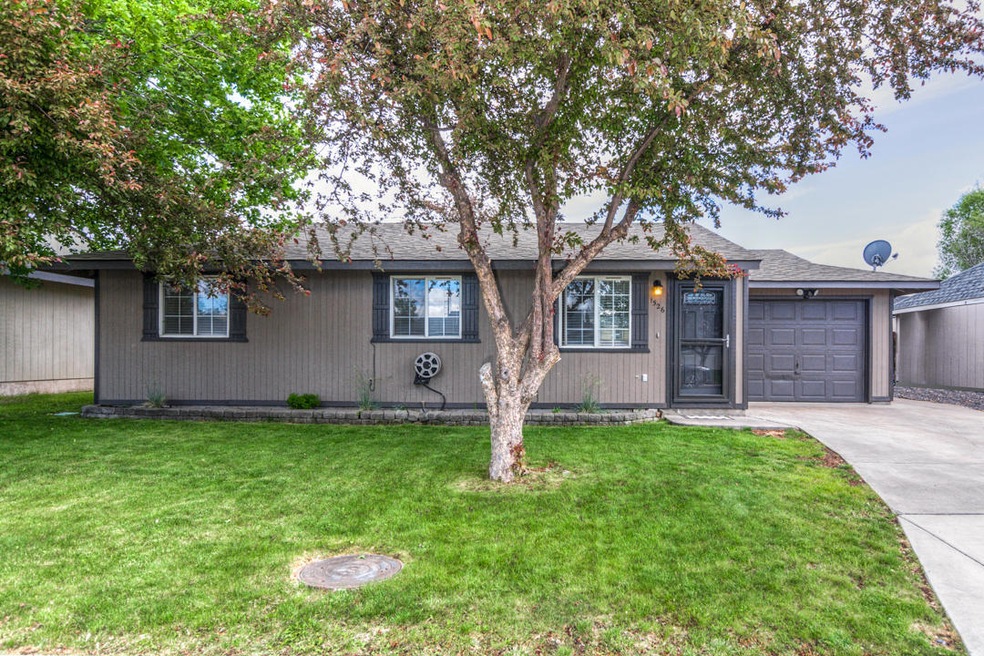 33rd St SW 1526 Web (2 of 27)