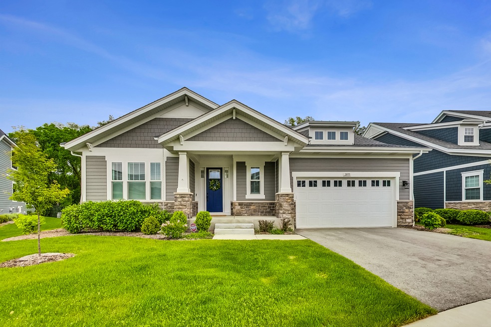 2811 Parkside Cir, Glenview, IL 60026 - photo 1