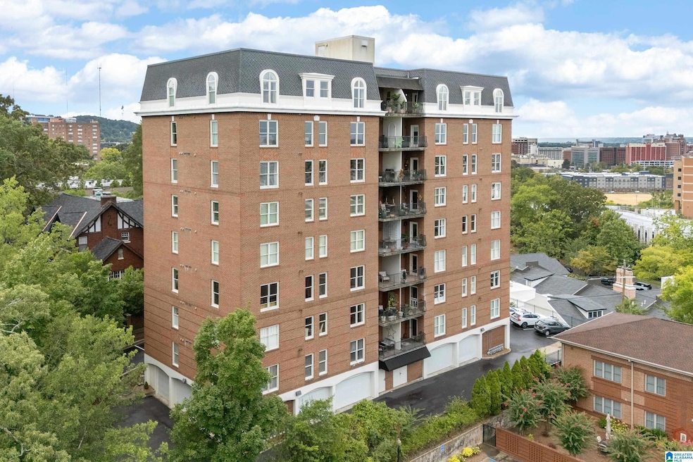 2716 Hanover Cir S unit 301, Birmingham, AL 35205 - photo 1