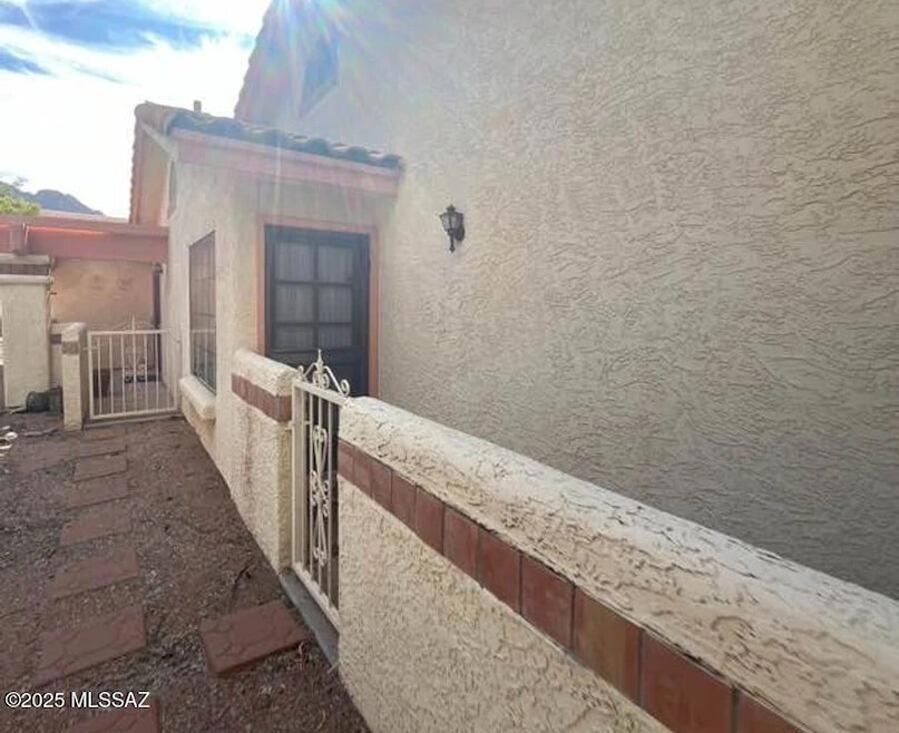 107 E Horizon Cir, Tucson, AZ 85737 - photo 1