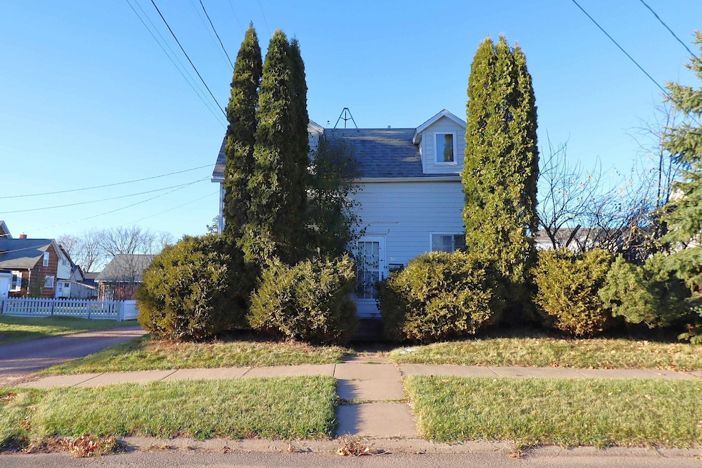 311 7th St W, Ashland, WI 54806 - photo 1