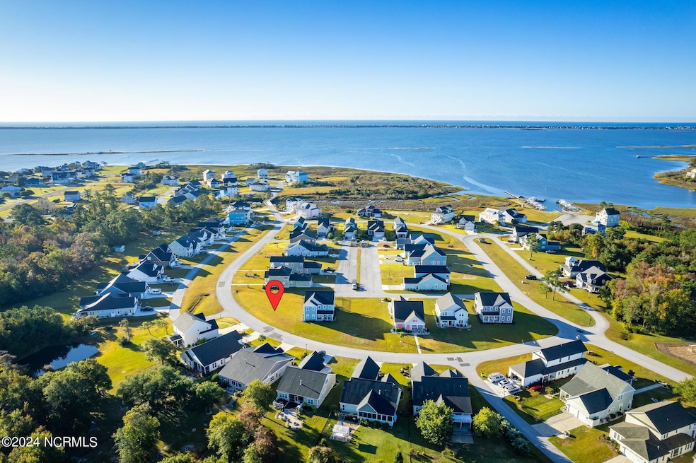 Newport lot in Bogue Watch community