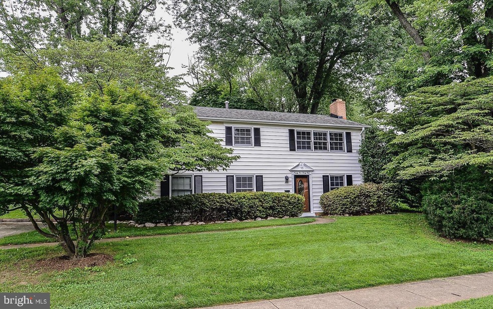 9531 Old Creek Dr, Fairfax, VA 22032 - photo 1