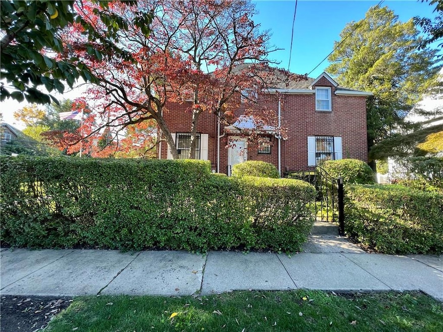 225 3rd St, Staten Island, NY 10306 - photo 1