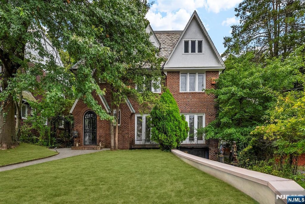 Sold $999,000 • Co-Listing Agent