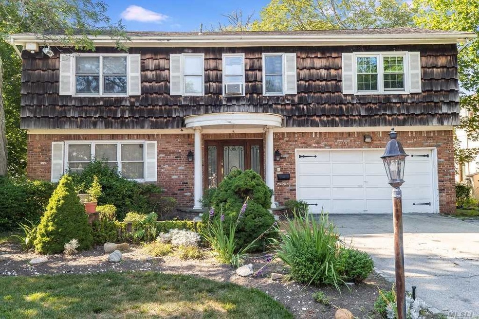 6 Larch Hill Rd, Lawrence, NY 11559 - photo 1