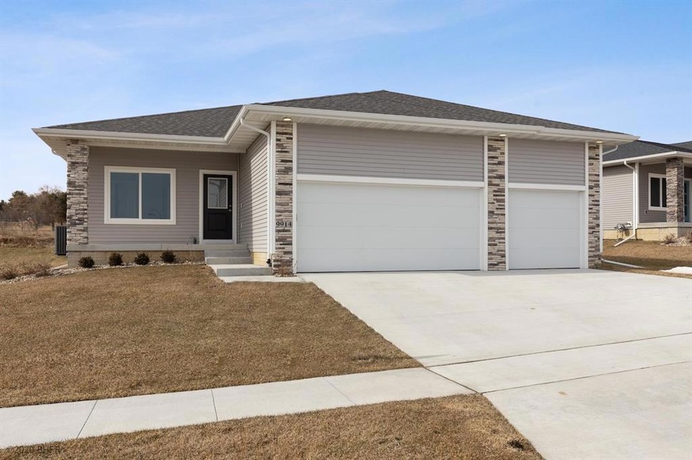 9914 Marnewood Dr, Johnston, IA 50131 - photo 1