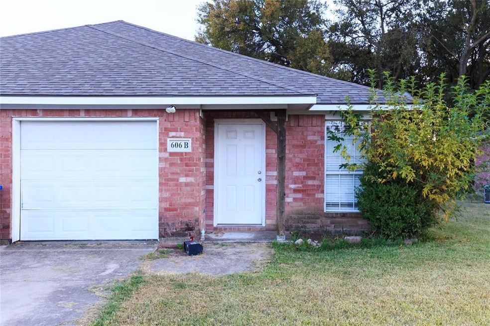 606 E Oak St unit A, Wylie, TX 75098 - photo 1