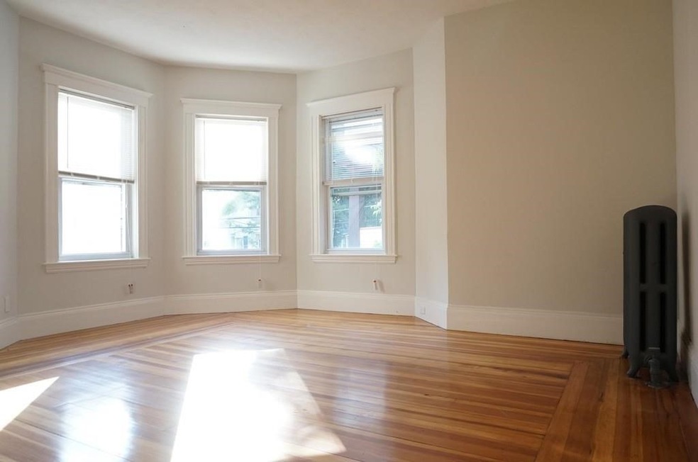 5 Albion St unit 2, Somerville, MA 02143 - photo 1