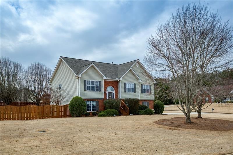 140 Leguin Forest Dr, Locust Grove, GA 30248 - photo 1