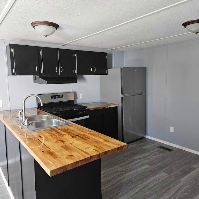 5722 Blissfield Ct, Fort Wayne, IN 46818 - photo 1