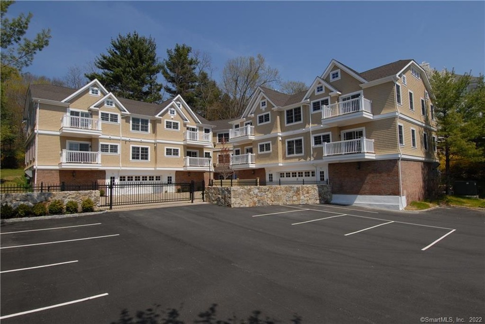 130 Post Rd W unit 5, Westport, CT 06880 - photo 1