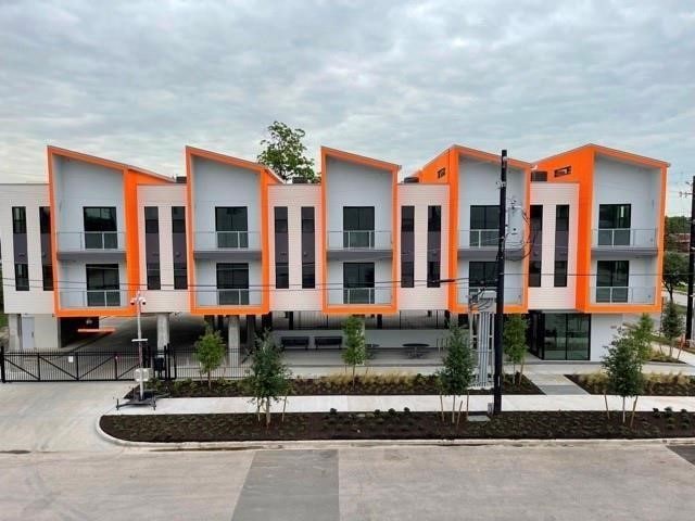 3113 St Charles unit 300, Houston, TX 77004 - photo 1