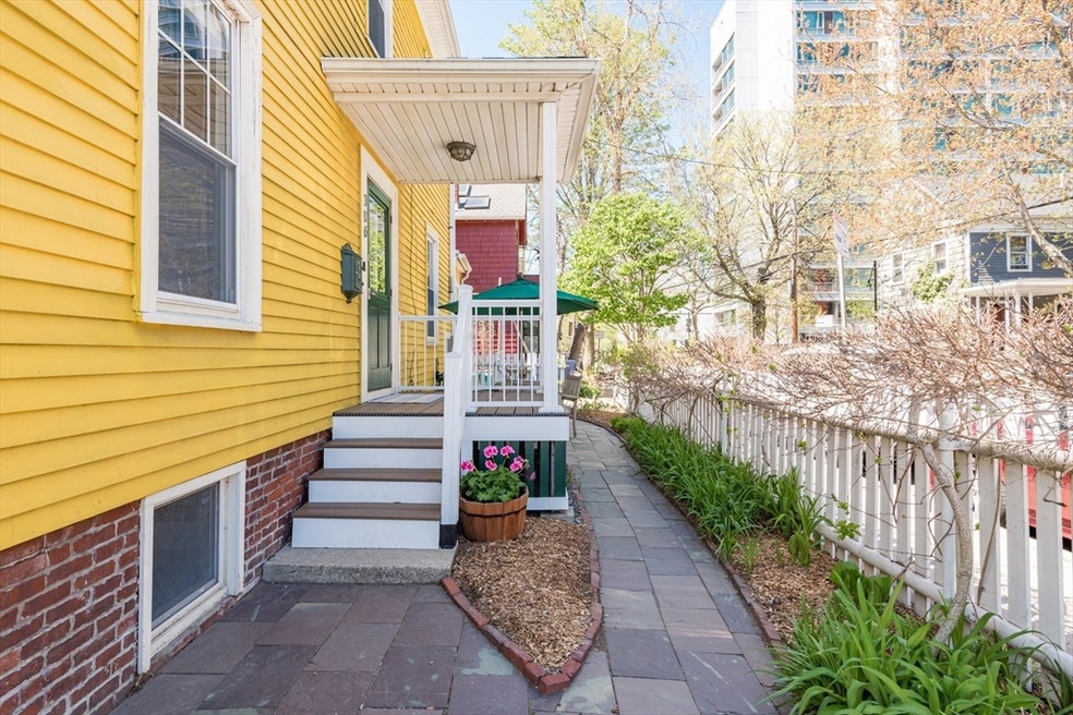 106 Hamilton St unit 1, Cambridge, MA 02139 - photo 1