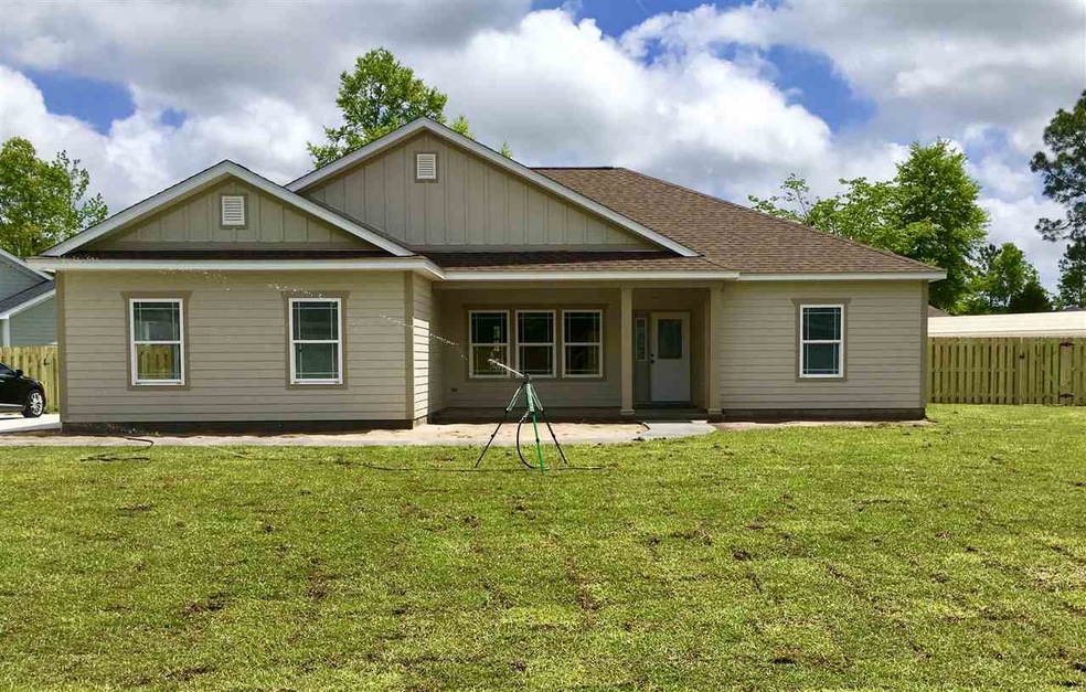 390 Parkside Cir, Crawfordville, FL 32327 - photo 1