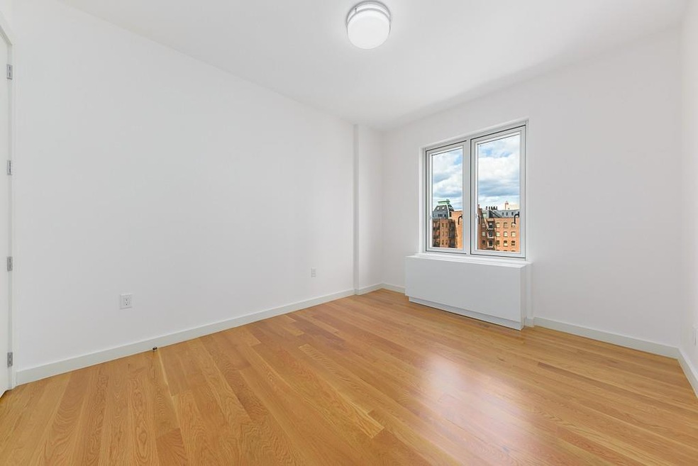 31-43 Vernon Blvd unit 207, Long Island City, NY 11106 - photo 1