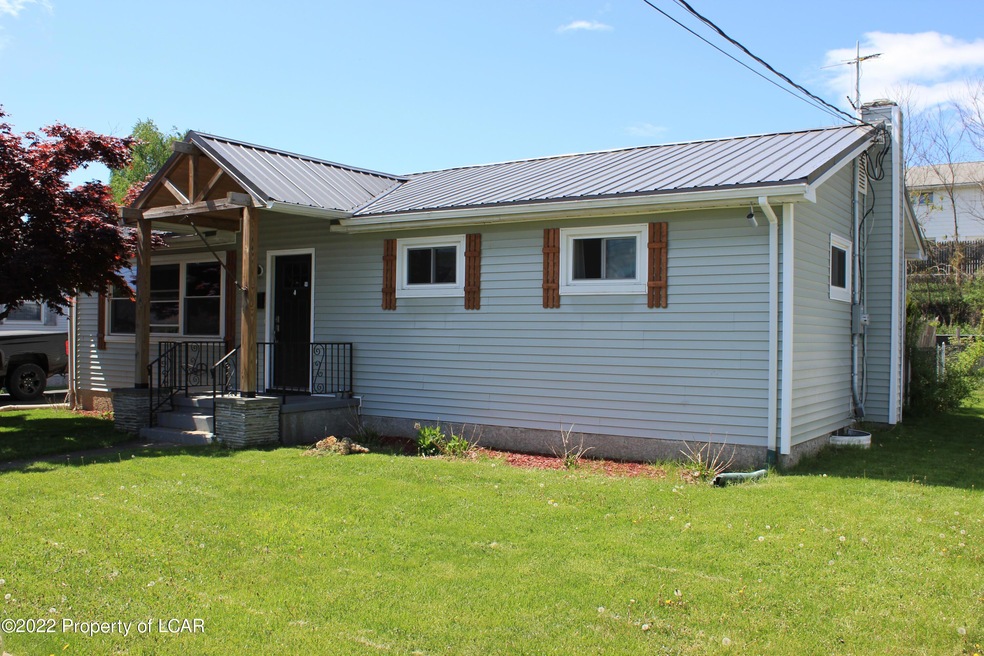 322 Tate St, Taylor, PA 18517 - photo 1