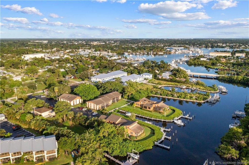 Welcome to the waterfront community of Moorings of