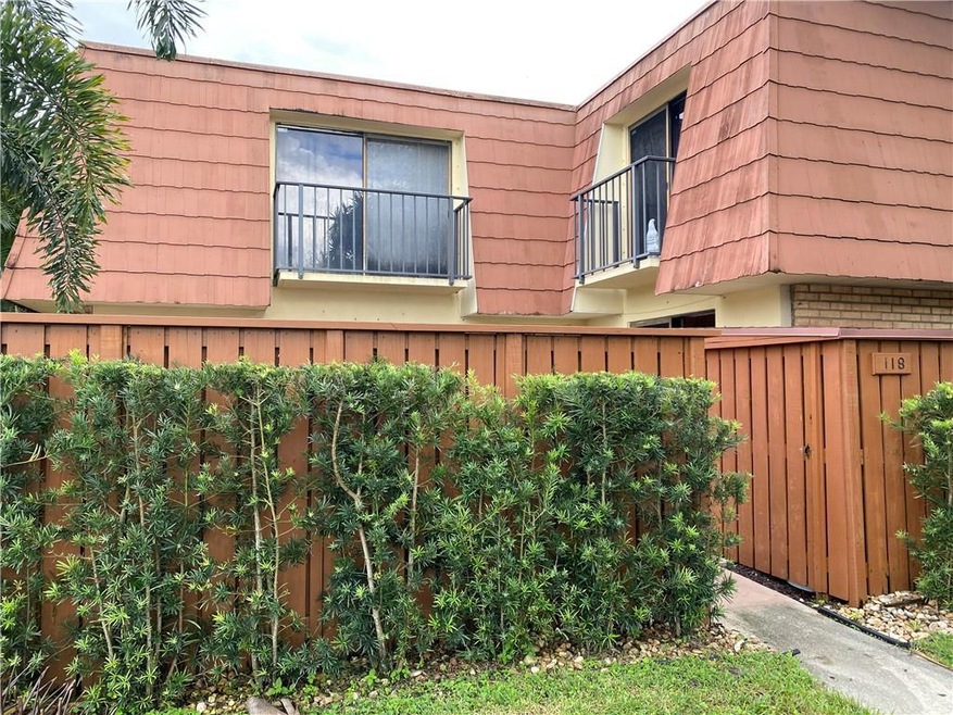 Enjoy liveability with this 2 story townhouse that