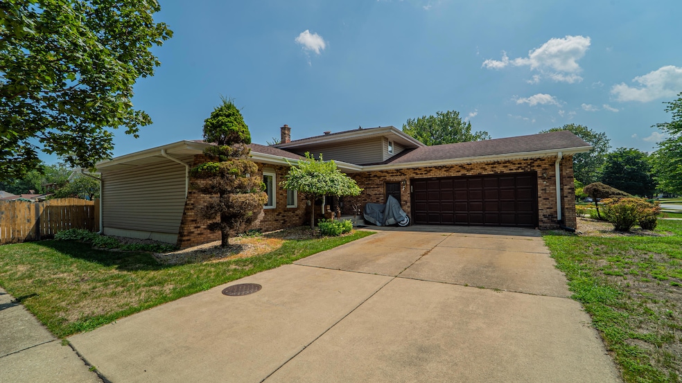 9439 Walnut Dr, Munster, IN 46321 - photo 1