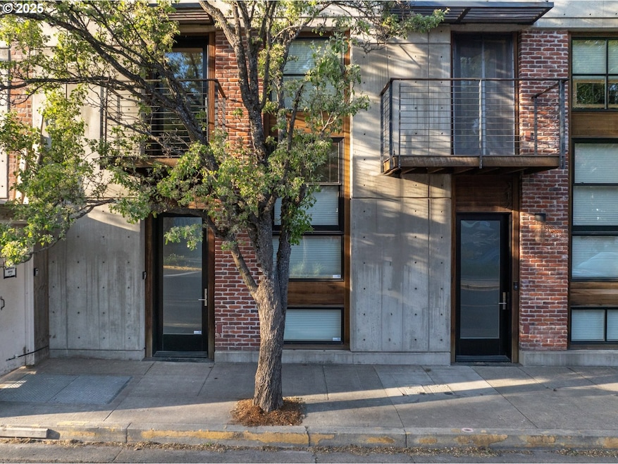 314 Columbia St, Hood River, OR 97031 - photo 1