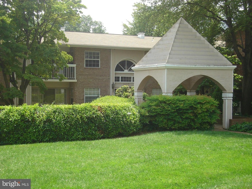 1952 Kennedy Dr unit 202, McLean, VA 22102 - photo 1