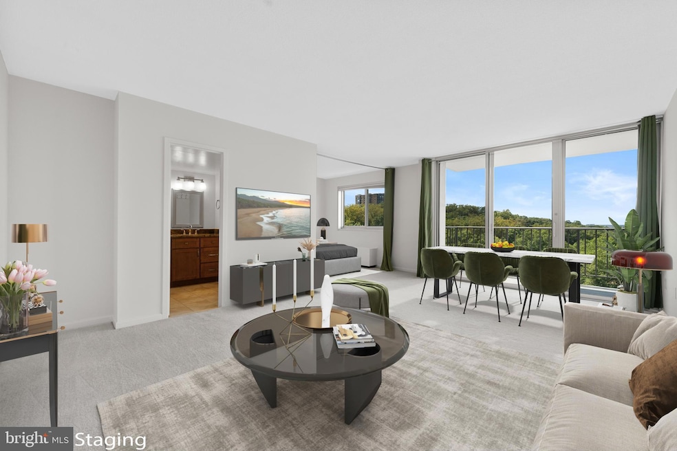 Hunting Creek Club unit 1410, Alexandria, VA 22303 - photo 1