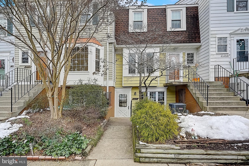 1511 Marlborough Ct, Crofton, MD 21114 - photo 1