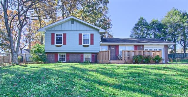 Welcome Home to 20 Fieldstone Ct!