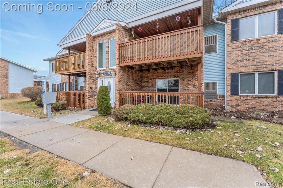 1525 Harbour Ct Unit 74 is ground level - no star