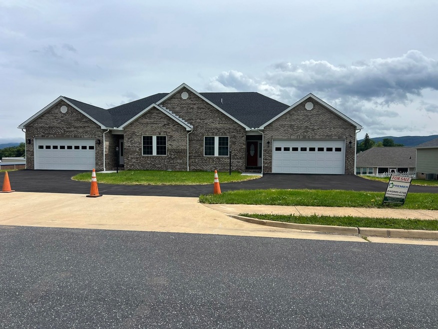 79 Meriwether Cir, Stuarts Draft, VA 24477 - photo 1