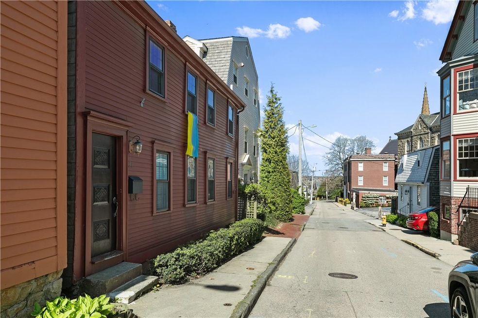 37 William St unit 1, Newport, RI 02840 - photo 1