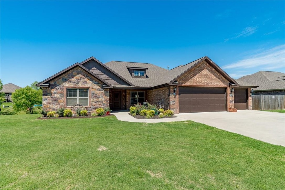 1141 Spur Cir, Prairie Grove, AR 72753 - photo 1