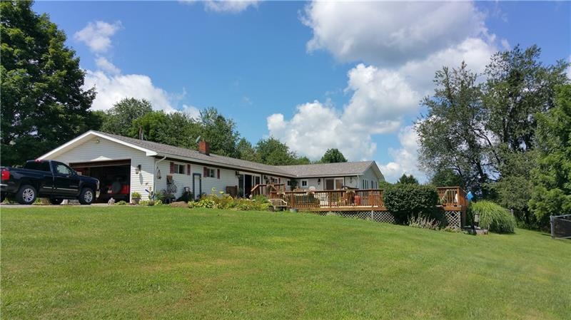 Spacious ranch on 4.7 acres with barn, dressage ar